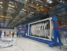 Крупноузловая сборка линии автоматической клепки на авиационном заводе